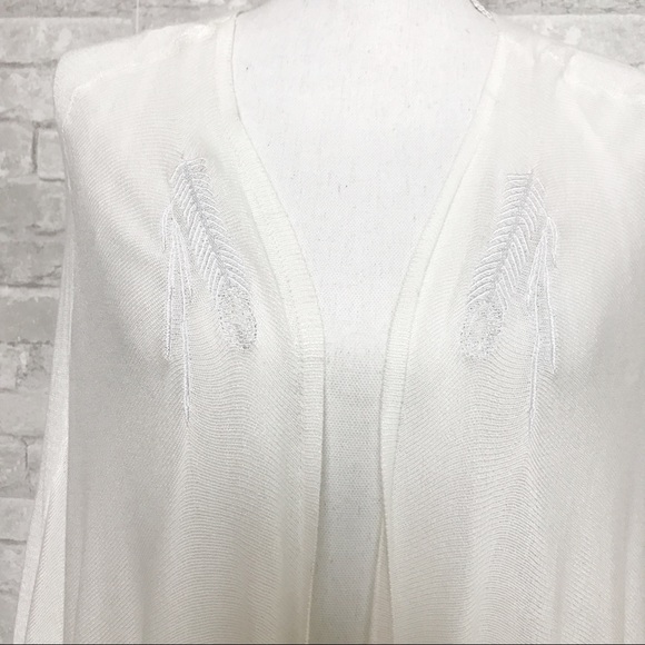 ark & CO. | 🆕Off White Cardigan Sm - Picture 3 of 8